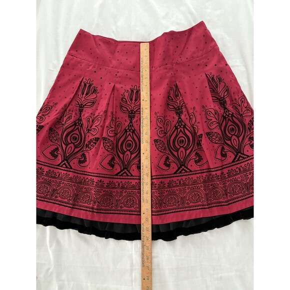 Apt. 9 Skirt Size 16 Red Black Floral Midi Pleated Velvet Whimsigoth Y2K - Picture 10 of 15